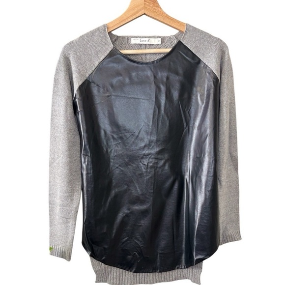 Love8 Faux Leather Front Sweater size Small NWOT - Picture 3 of 9
